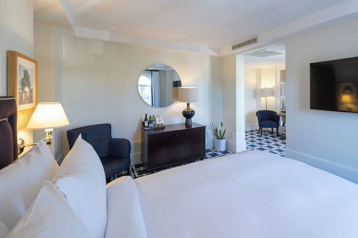 Room 33 of 70