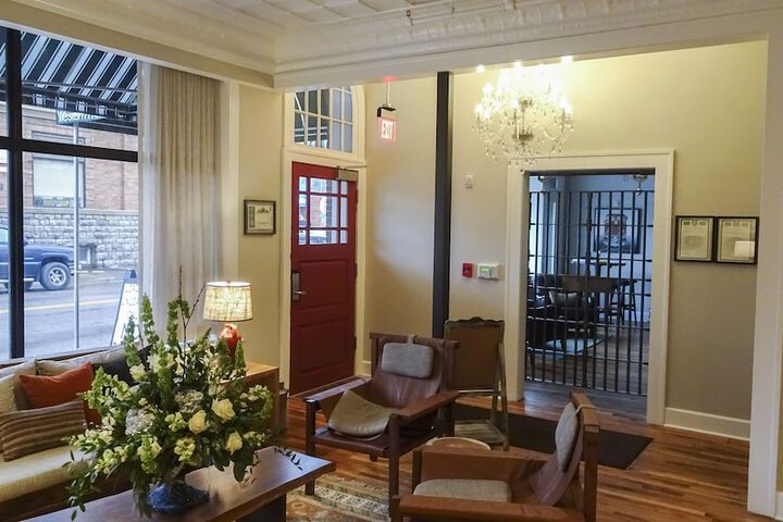 Hotel 2 of 48