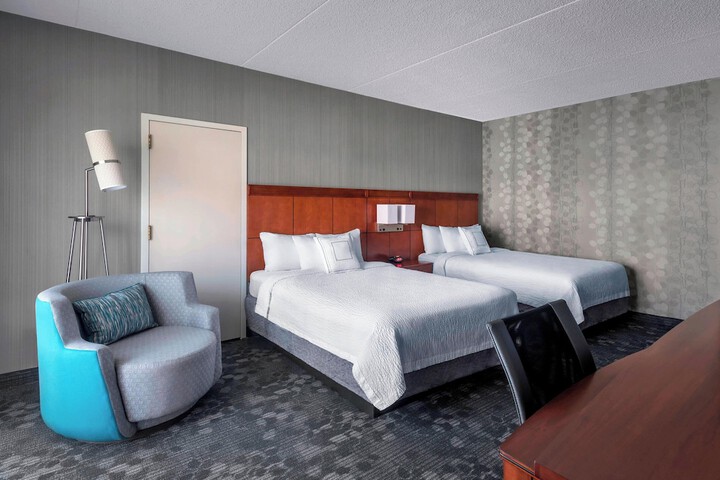 Courtyard by Marriott Newark Liberty International Airport