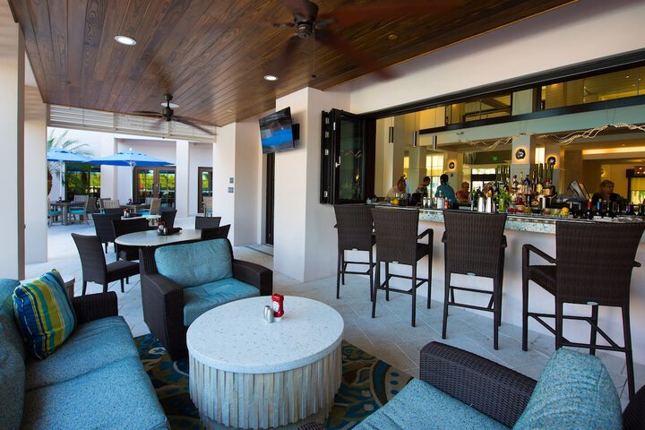 Lounge 57 of 73
