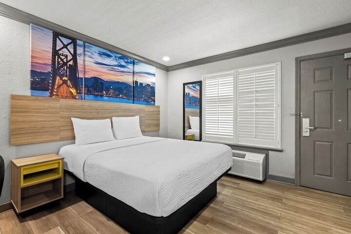Days Inn by Wyndham San Francisco S / Oyster Point Airport