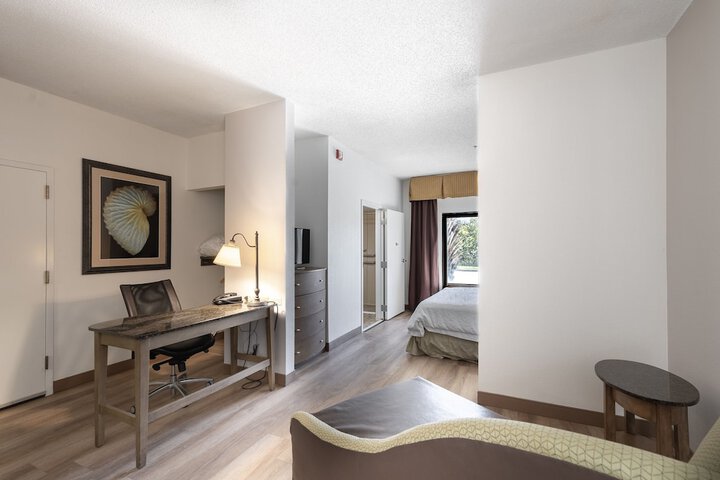 Hotel Alice at Atlantic Beach