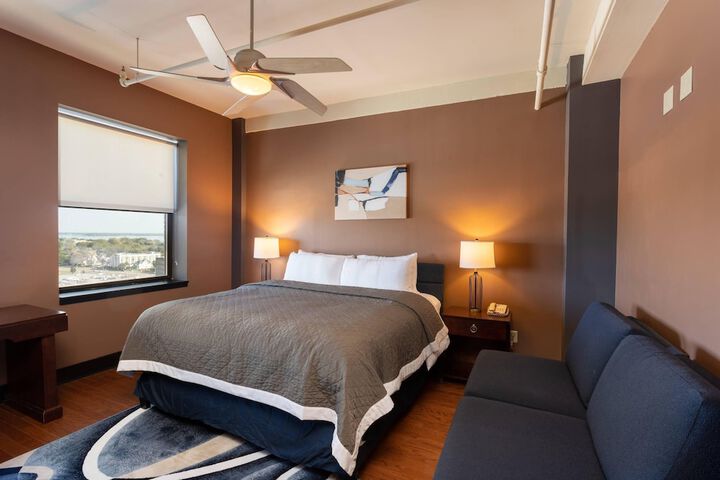 The Giacomo Niagara Falls NY an Ascend Collection Hotel