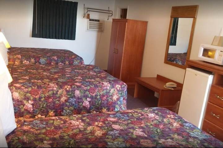 Room 13 of 20