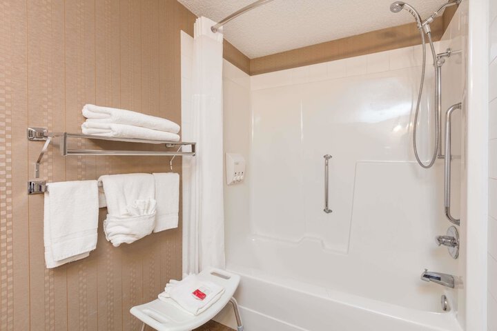 Room 18 of 23