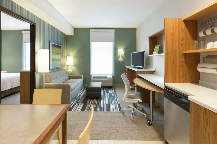 Room 16 of 38