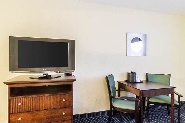 Room 8 of 29