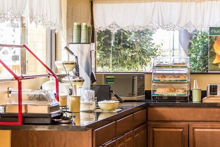 Breakfast/Coffee Service 50 of 65