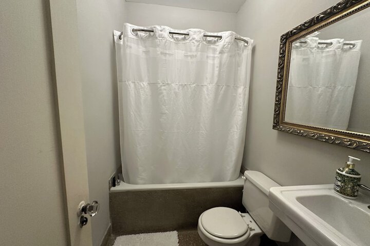 Room 83 of 100