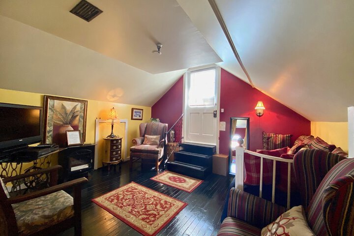 Room 28 of 47