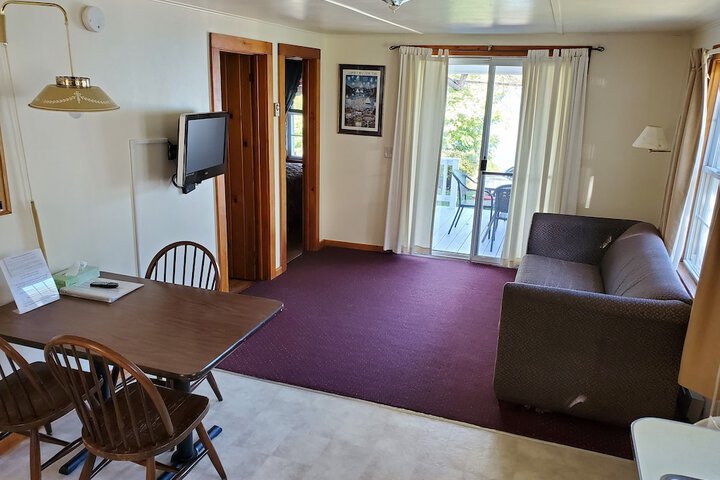 Room 12 of 63