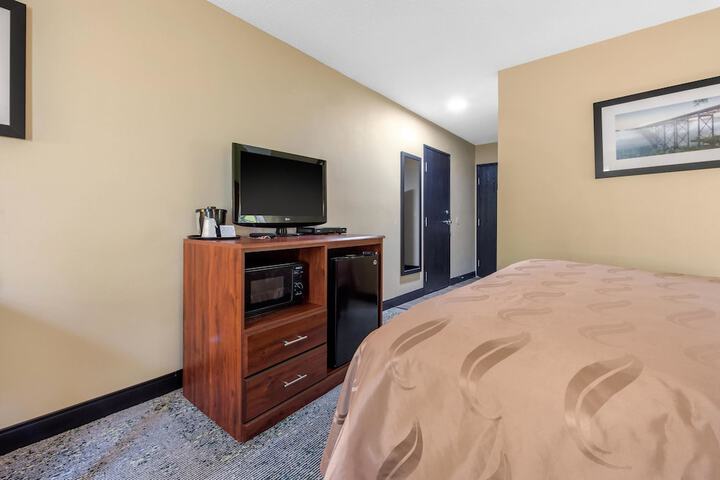 Room 22 of 38