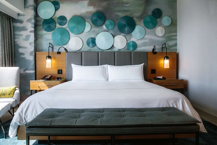 Room 15 of 98