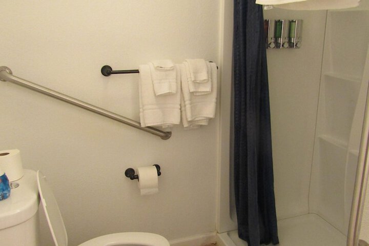 Room 32 of 124