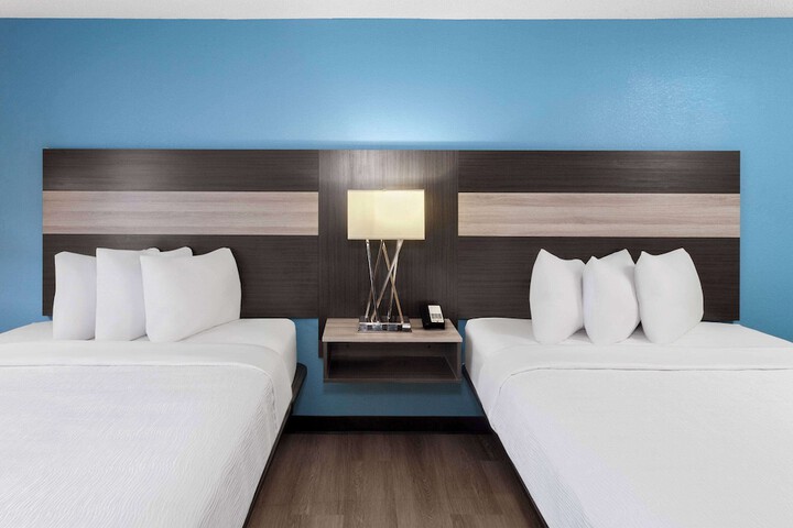 Room 15 of 21