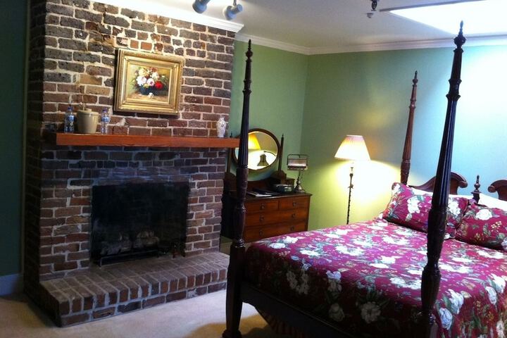 Room 161 of 170