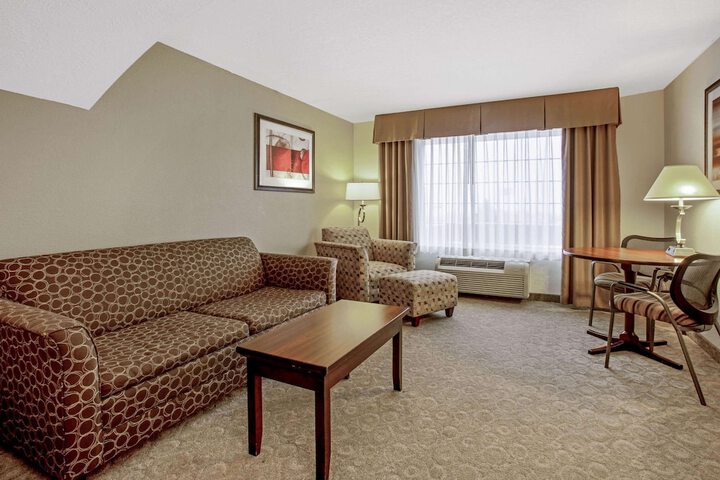 Room 25 of 47