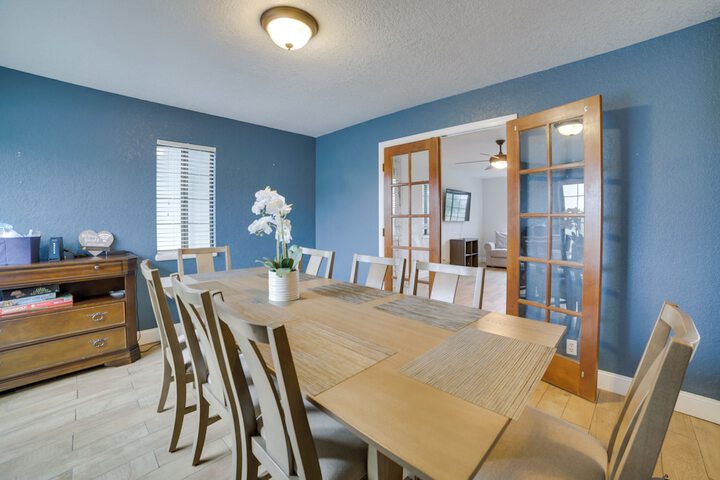 Pet-friendly Hollister Getaway w / Grill!
