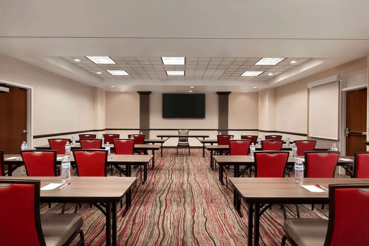 Ramada by Wyndham Suites Orlando Airport
