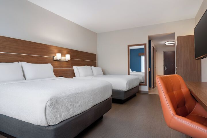 Holiday Inn Express Calhoun South by IHG
