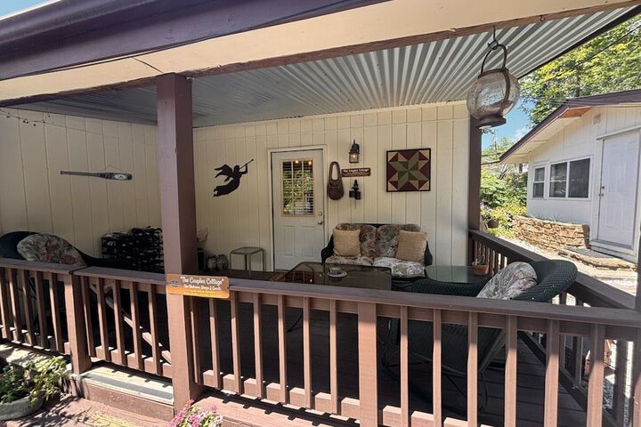 The Iris Garden Downtown Cottages and Suites