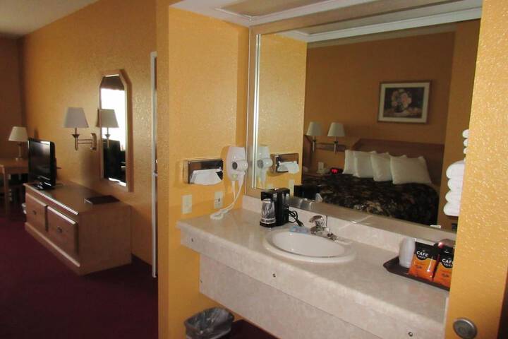 Room 25 of 44