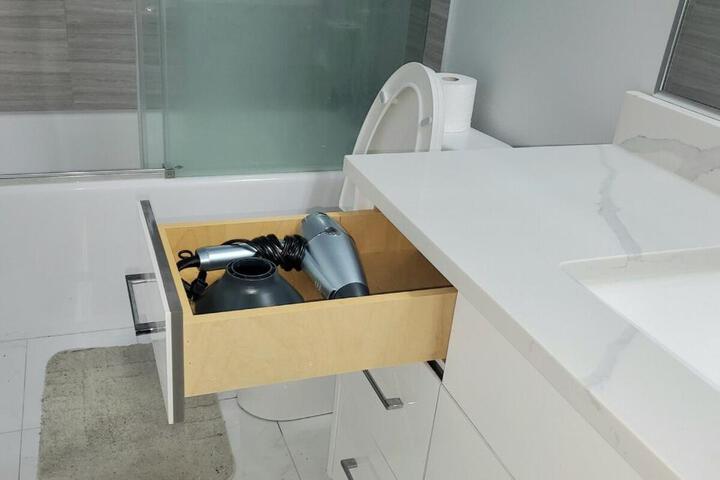 Stunning Ocean View Modern 1 BDR Private Entry Suite