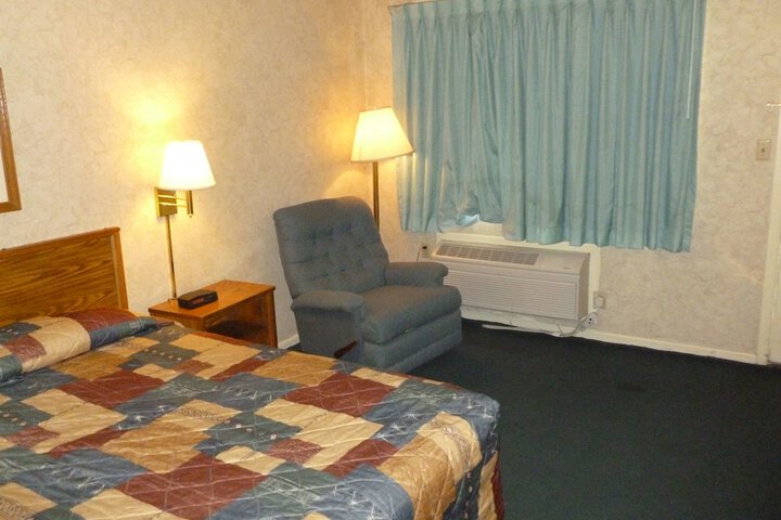 Room 6 of 15