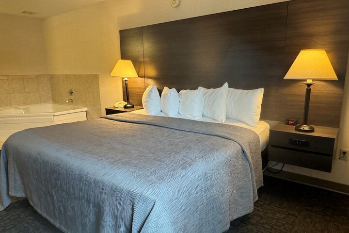 Room 12 of 37