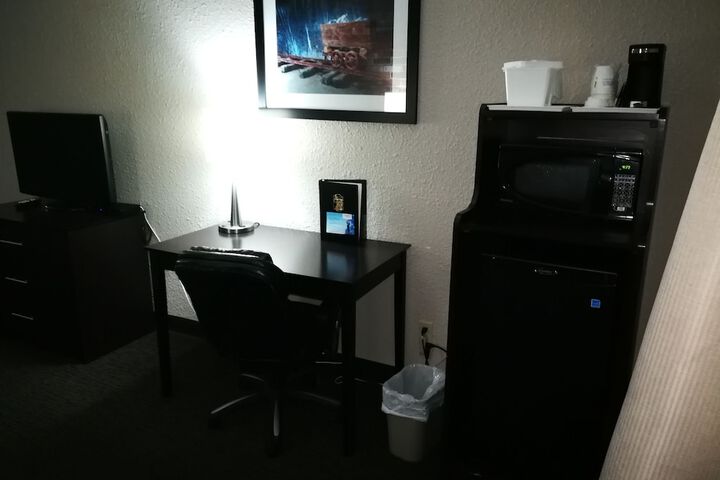 Room 16 of 28