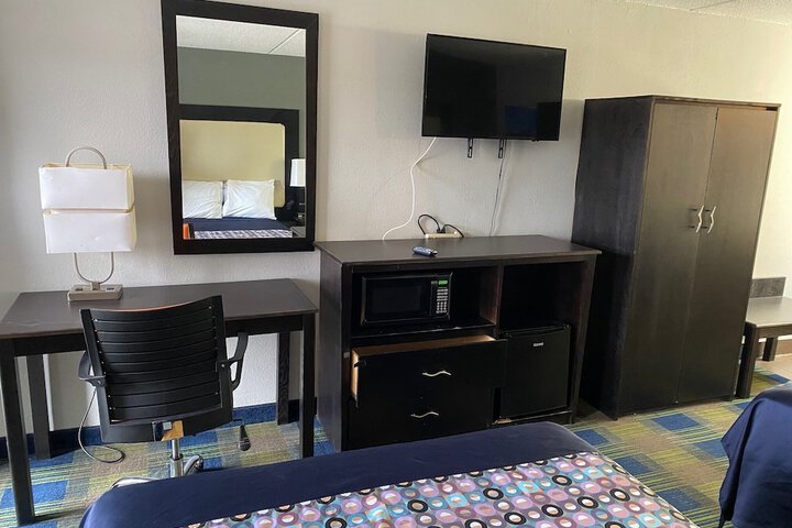 Room 17 of 18