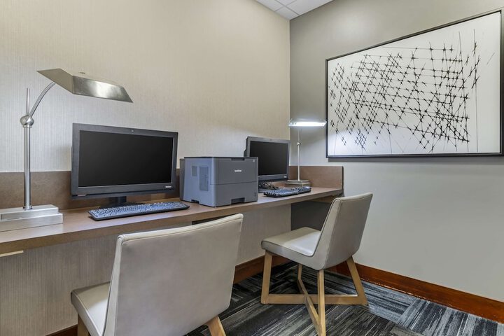 Business Center 35 of 35