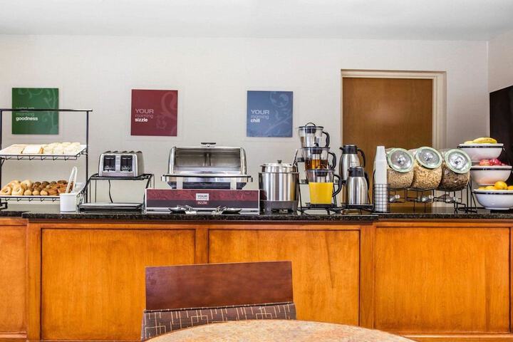 Breakfast/Coffee Service 26 of 29