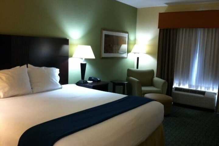 Holiday Inn Express & Suites Covington by IHG