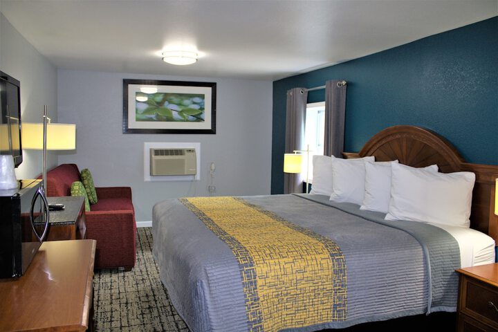 Room 9 of 31
