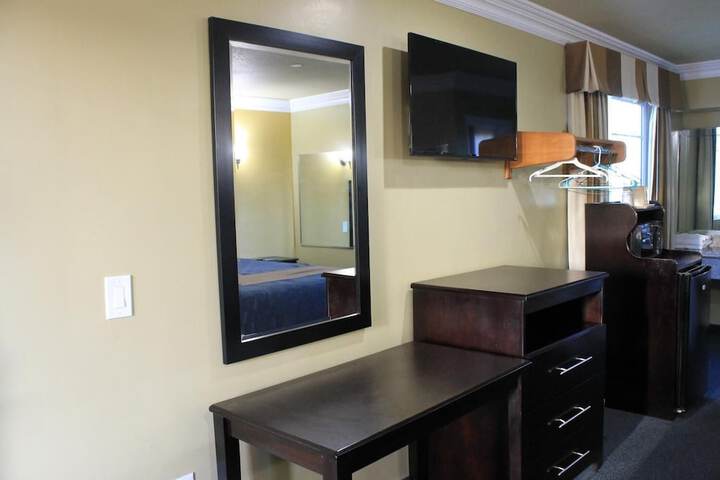 Room 26 of 38