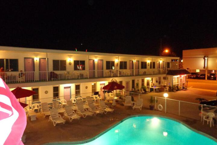 Pool 17 of 27