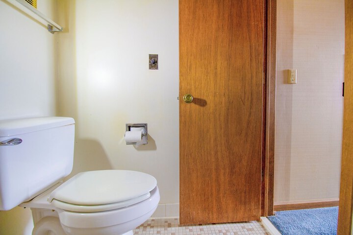 Room 19 of 65