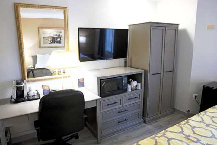 Room 70 of 124
