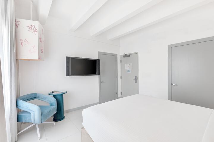 Room 14 of 35