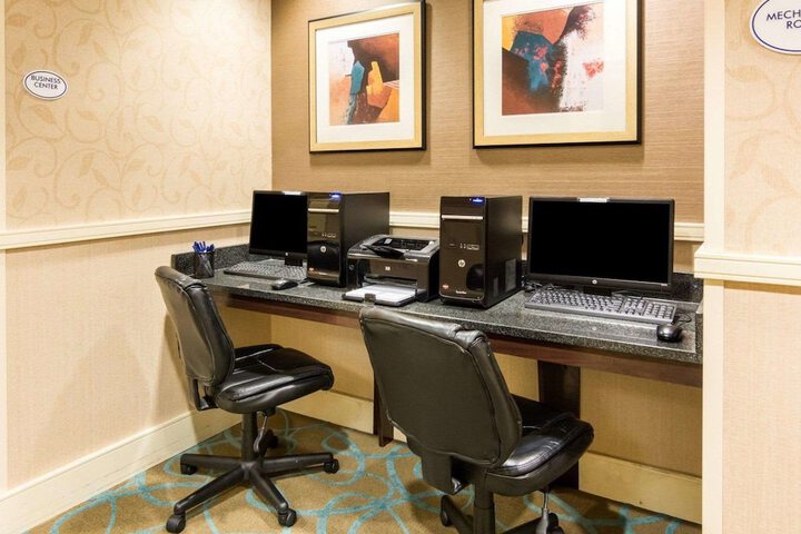 Business Center 34 of 35