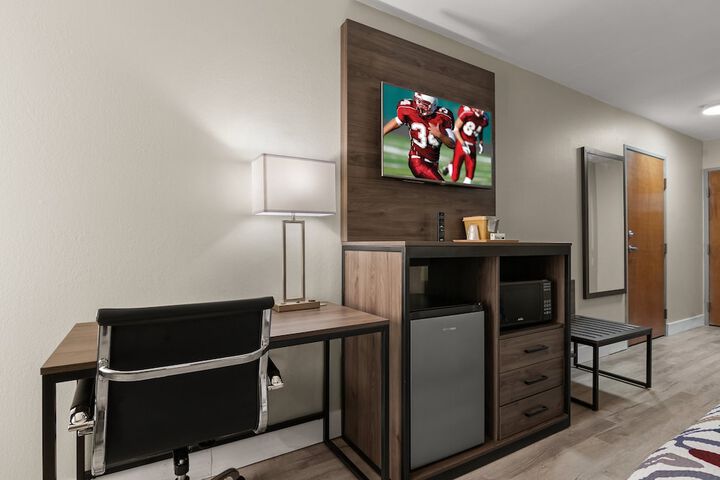 Room 13 of 40
