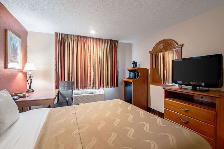 Room 26 of 32