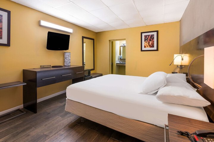 Room 21 of 30