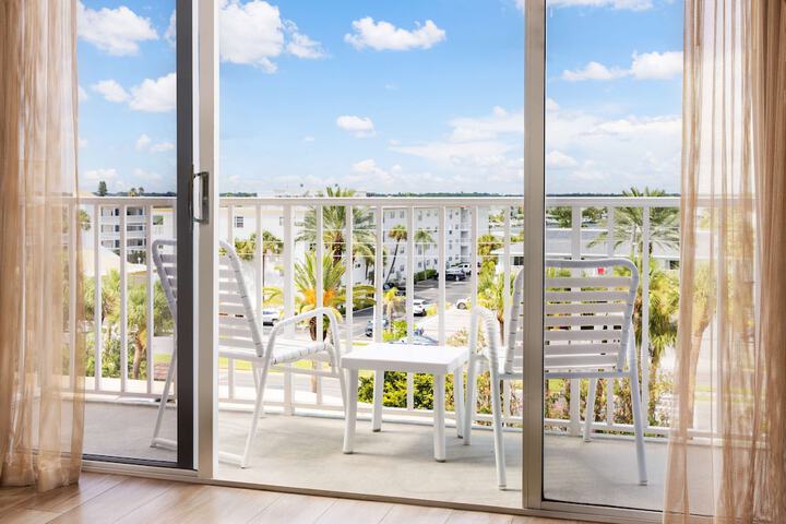 Terrace/Patio 49 of 51
