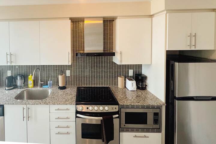 RivetStays - The Fly Luxury Suites