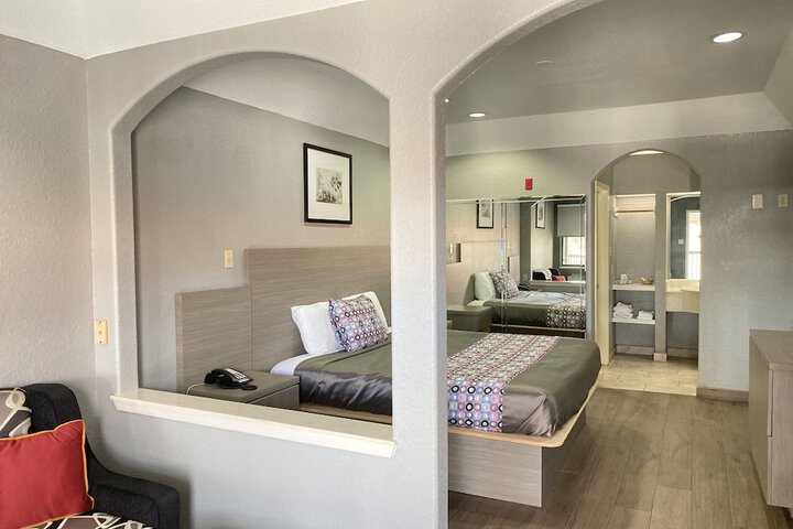 Room 43 of 64