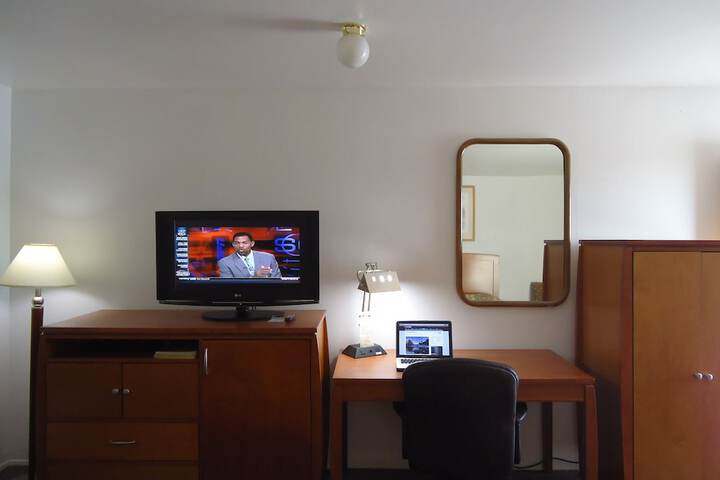 Room 16 of 38
