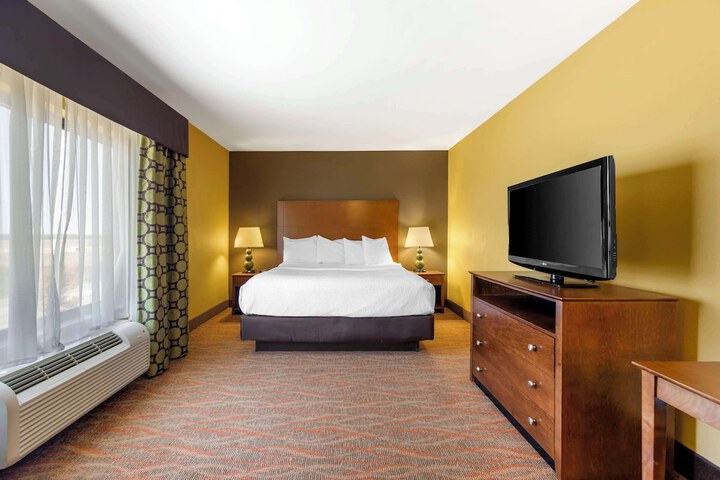 Best Western Plus Tupelo Inn & Suites