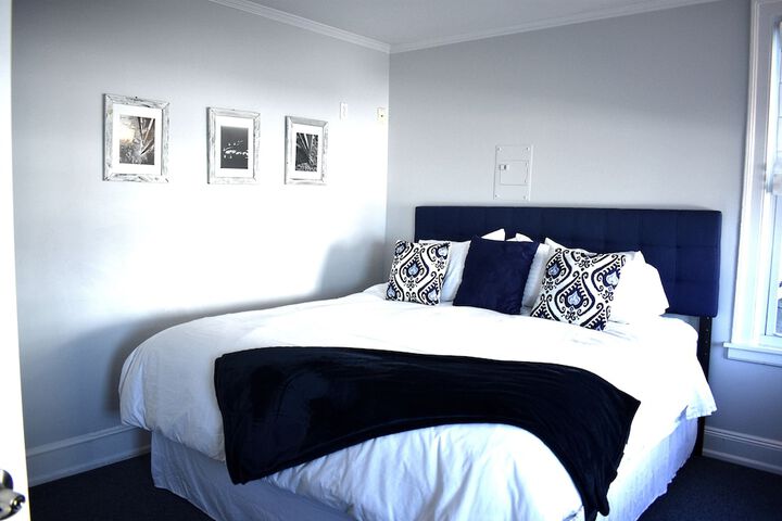 Room 85 of 183